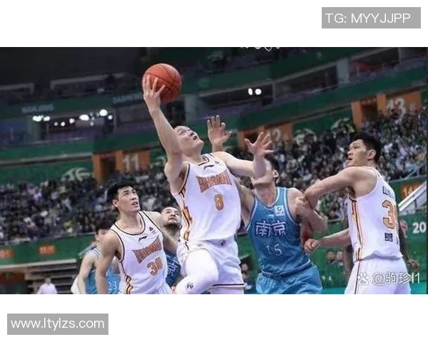 西安篮球队中路突破新策略解析与战术革新探讨 西安篮球队中路突破新策略解析与战术革新探讨