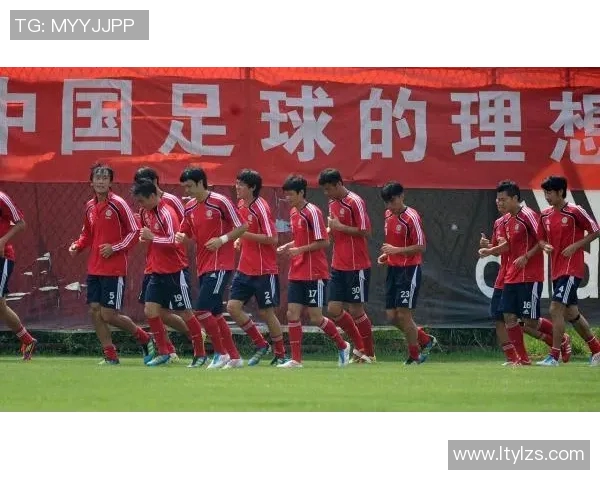 广州足球队阵地战革新之路：战术创新与球队未来展望